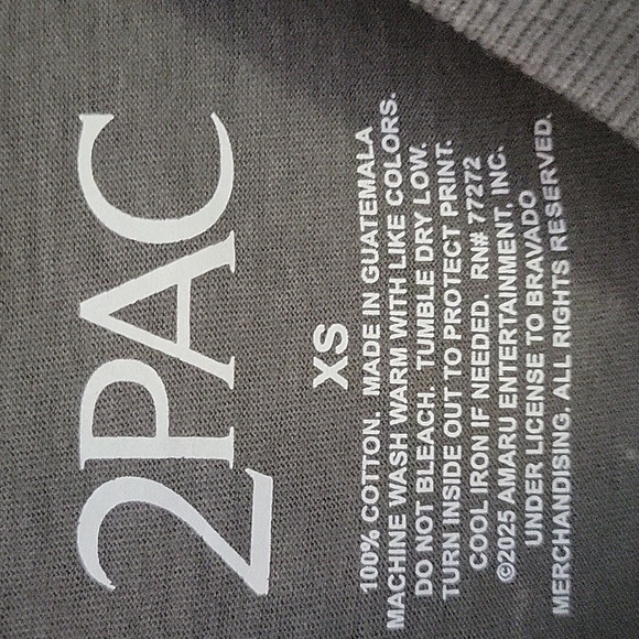 Tupac Gray Graphic T-Shirt Unisex NEW - Picture 3 of 8